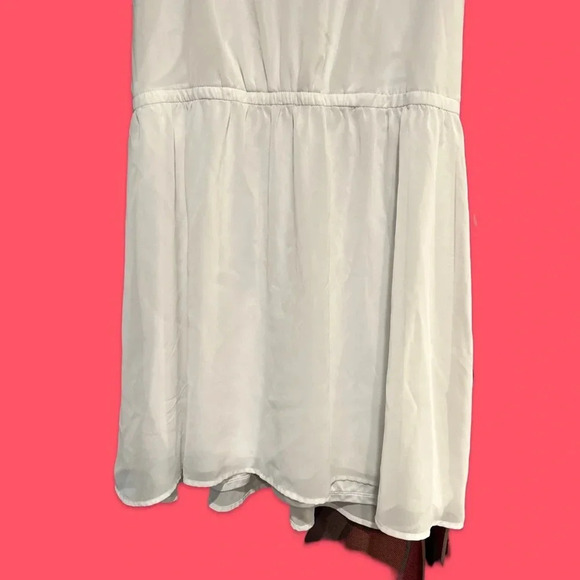 Used Express White Dress Size XL - Split Sleeve, V-Neck, Elastic Waist! - Picture 2 of 6